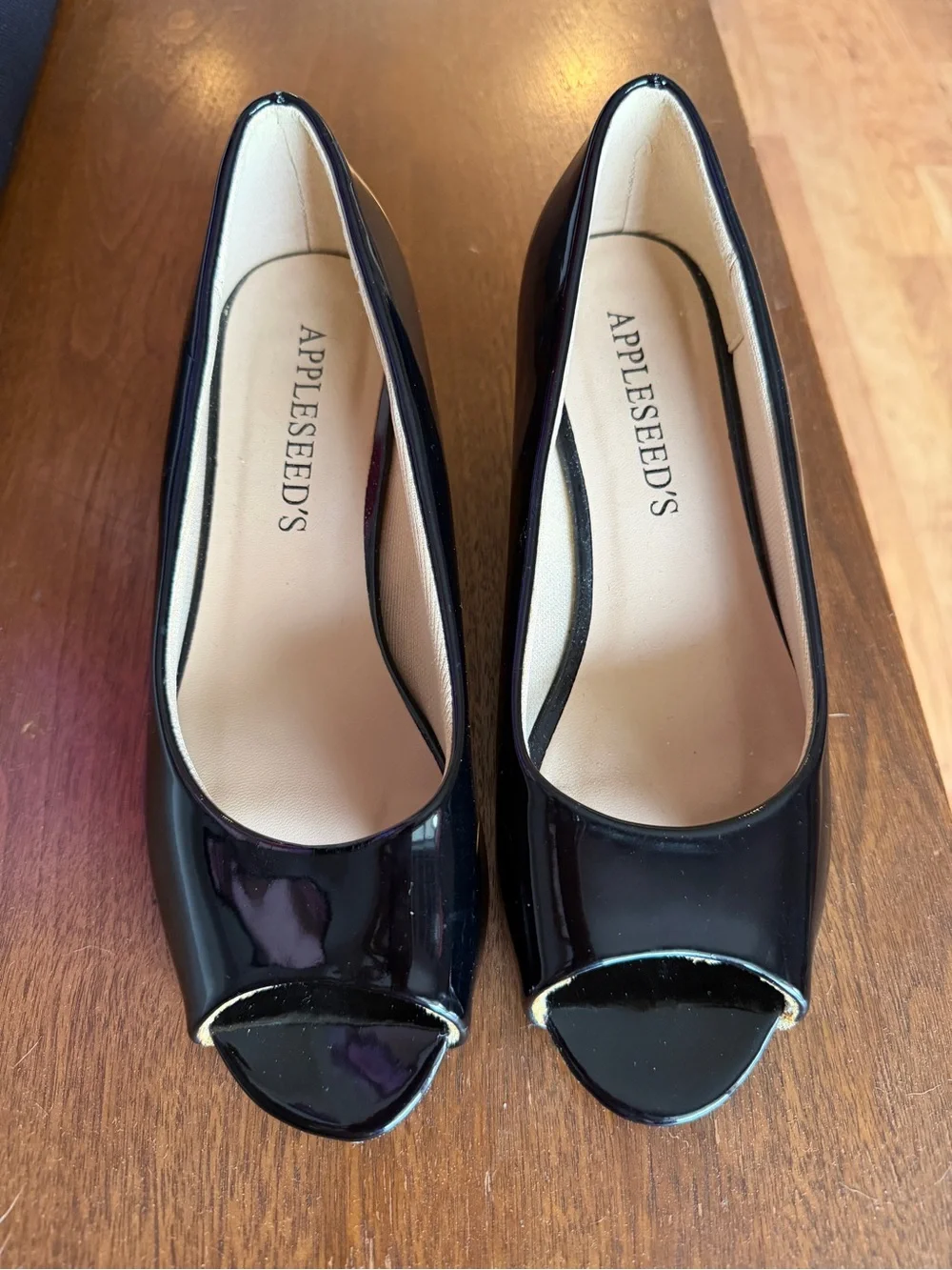 👉🏼LIKE NEW👈🏼 Women’s Peep Toe Patent Leather Wedge Pump Sz: 7W